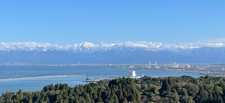 午後14時の立山連峰