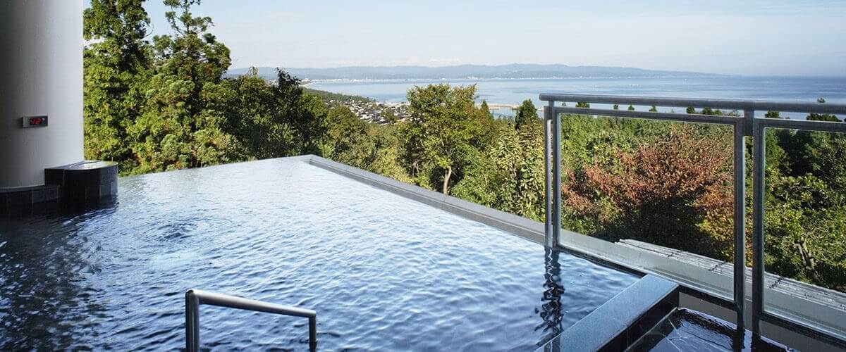 Public bath Yuraku with separate open air bath